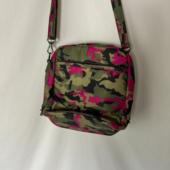 Lug Ranger Quilted Camo Crossbody Travel Bag - Picture 5 of 7